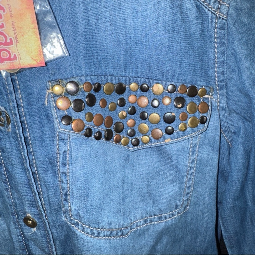 NWT Mudd Women's Denim Top Size S Light Wash Long Sleeve Button-Up Studded - Picture 6 of 11